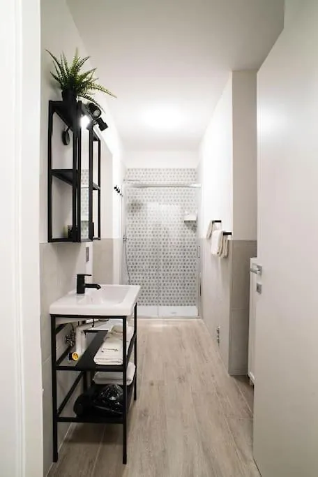 Im Apartments - Appartamento In Zona Piazza Repubblica - Centrale Milan 0*,  Italy